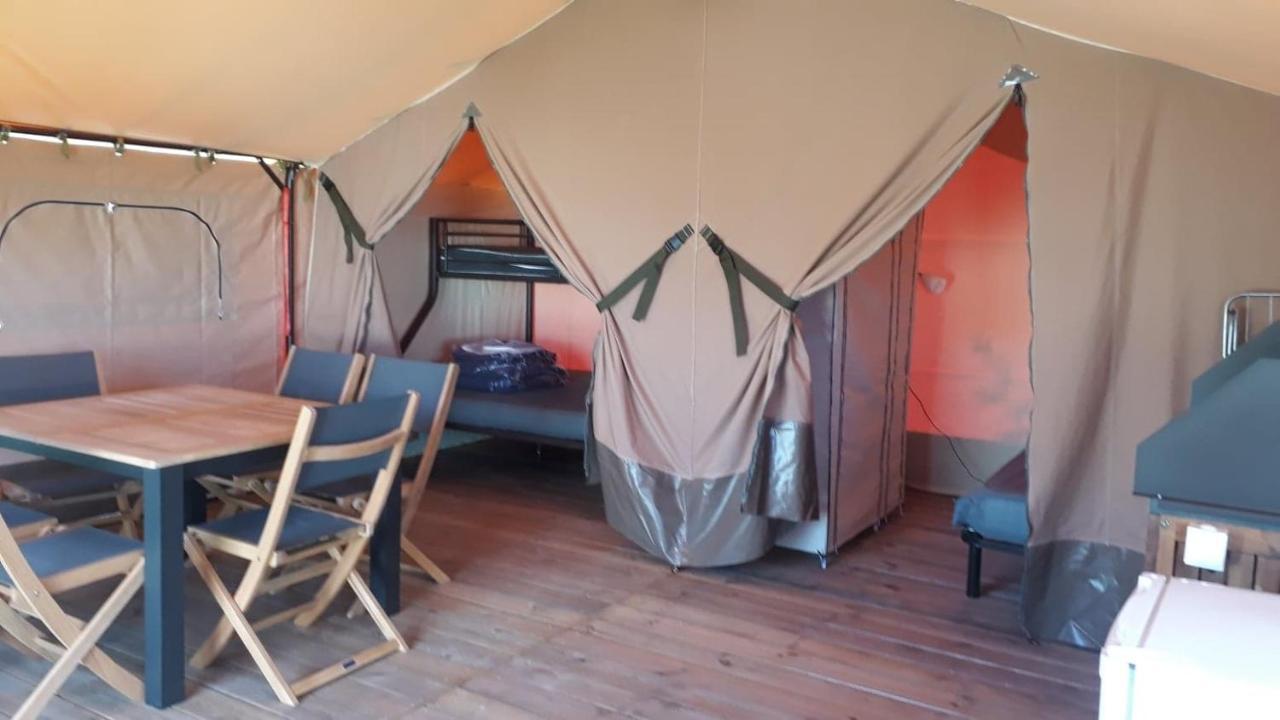 Lodge Les P'Tites Maisons Dans La Prairie Sallertaine Buitenkant foto