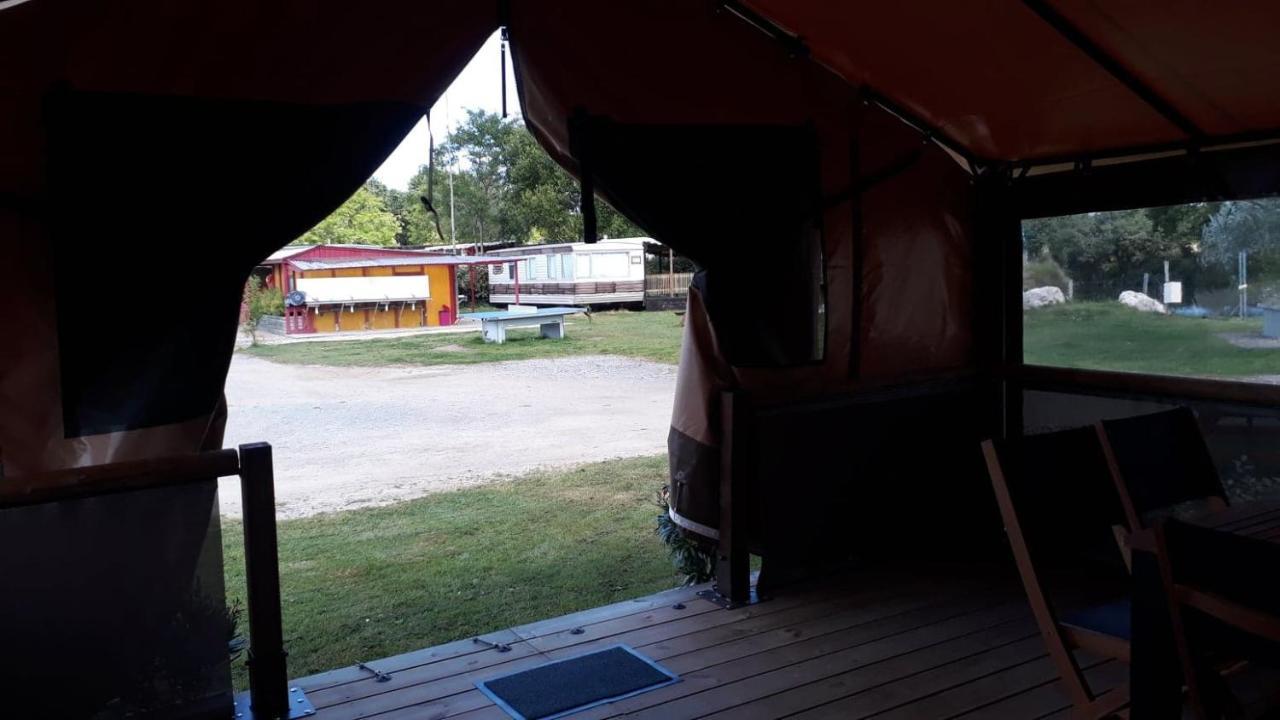 Lodge Les P'Tites Maisons Dans La Prairie Sallertaine Buitenkant foto