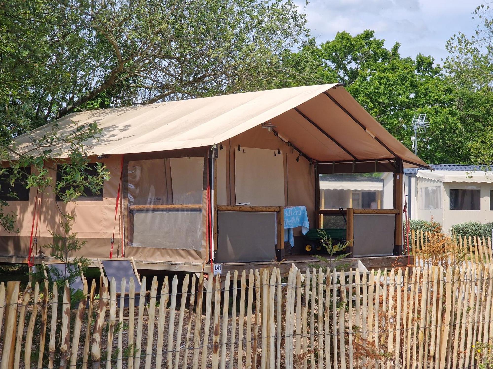 Lodge Les P'Tites Maisons Dans La Prairie Sallertaine Buitenkant foto