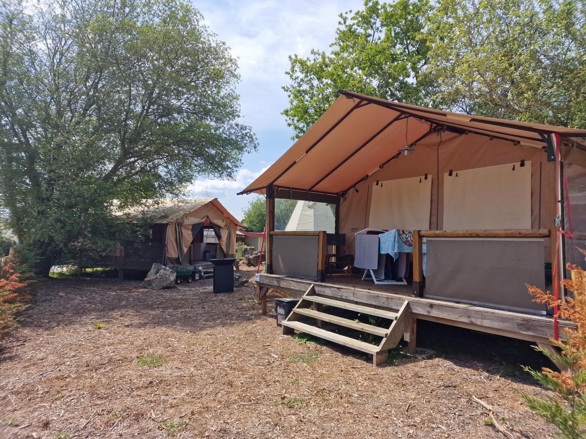 Lodge Les P'Tites Maisons Dans La Prairie Sallertaine Buitenkant foto